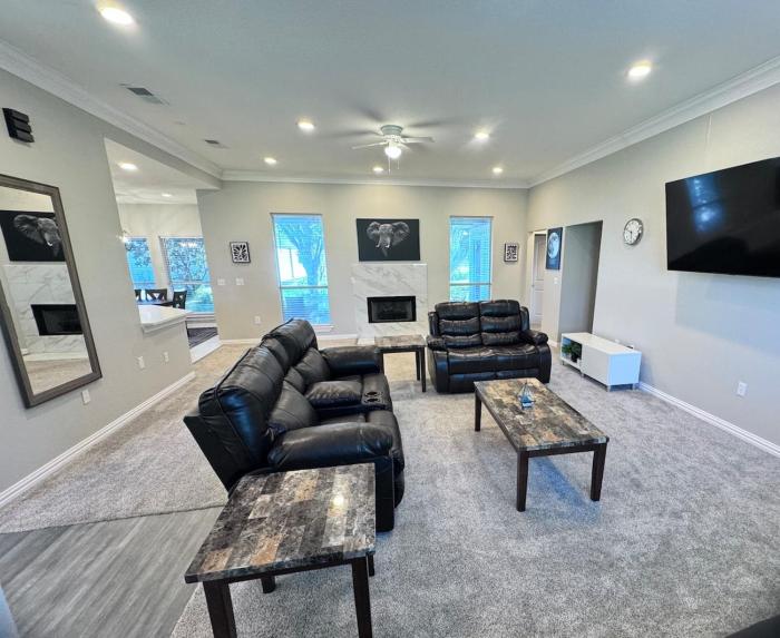 Tranquil One and Half Acre Retreat with Modern Comfort