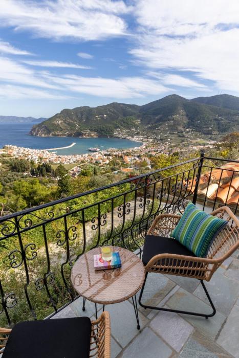 Elissaios-Brand New Renovated Pool Villa