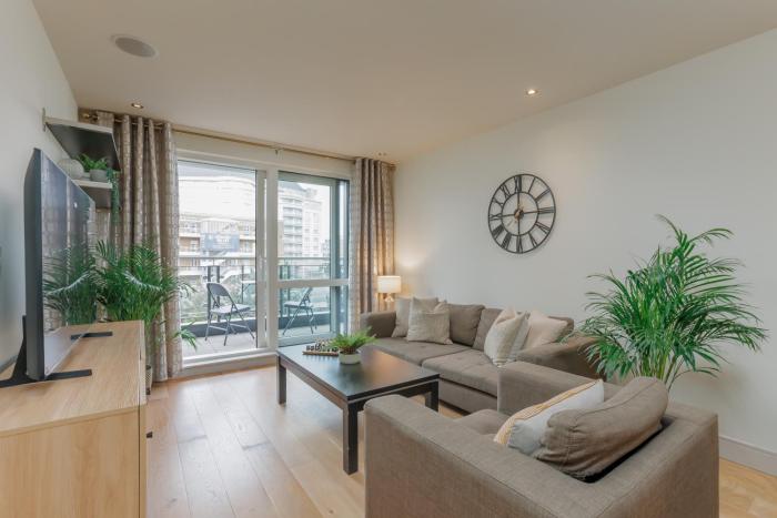 Starhost Residences - Spacious 1-bedroom Apartment with Balcony