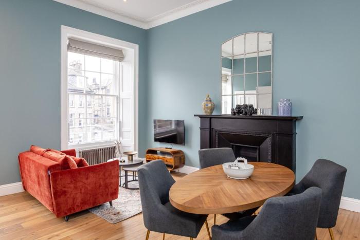 Dragon Suites Luxury Apartments at 9 Albyn Place