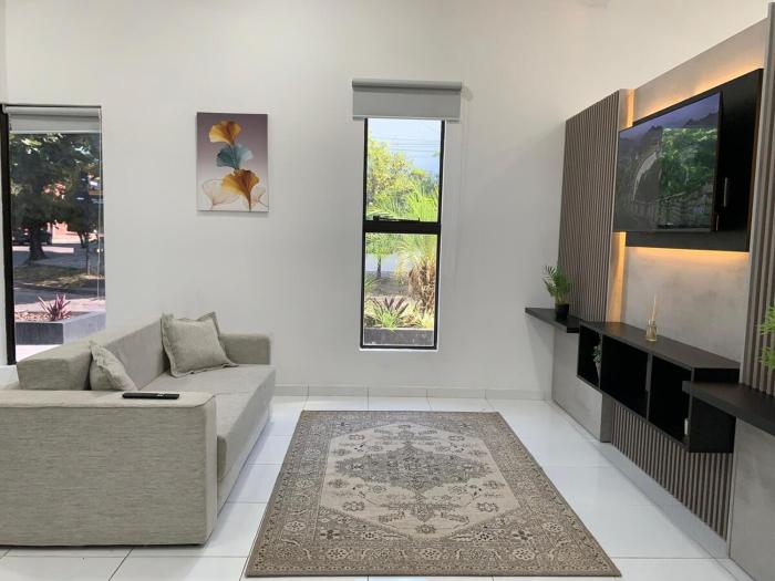 Casa y Monoambiente en Pilar, Py