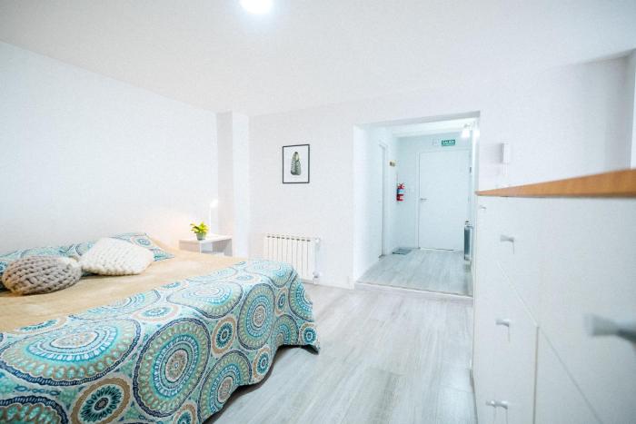 Tierra Mayor, Amplio monoambiente con cama King, cerca del centro