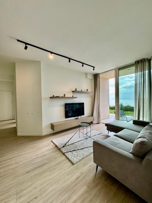 Horizon 360, Green Coast, Palase