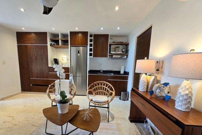 Sophias Beach House at Emiliano 42