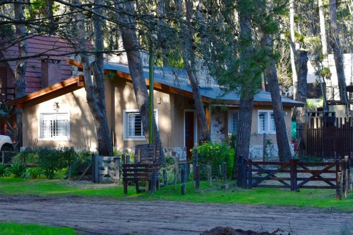 Casa hermosa en bosque de Mar Azul