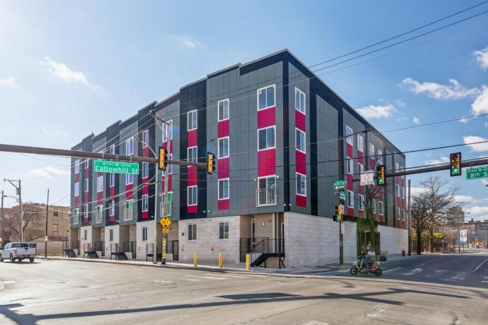 Stay at Luna on 800 Callowhill