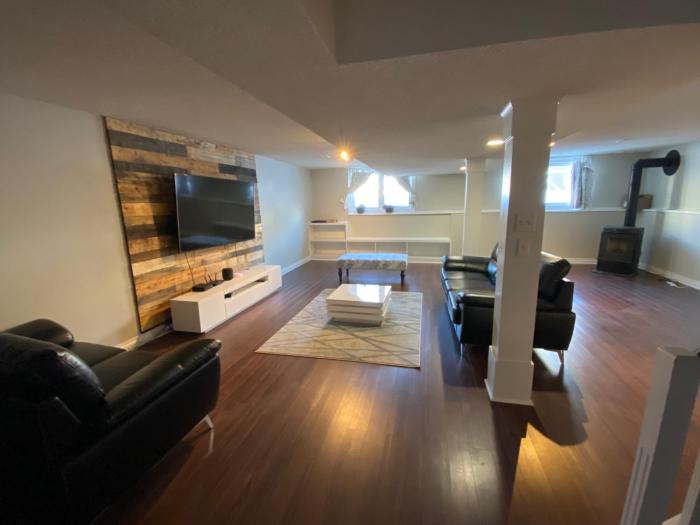 1Bed Cozy Retreat & Spacious Lounge