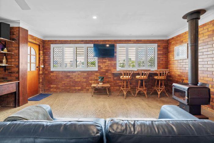 Sea Breeze on Gibbon - Walk to the Beach and the Bowlo