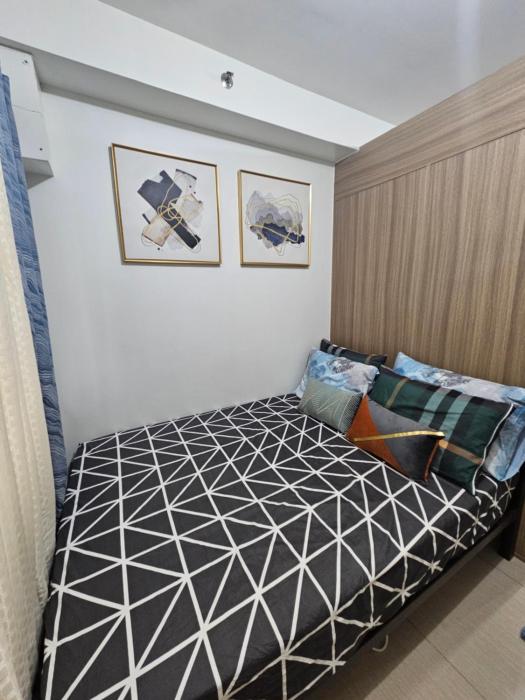 Cozy 1 Bedroom Pool-view unit with Balcony