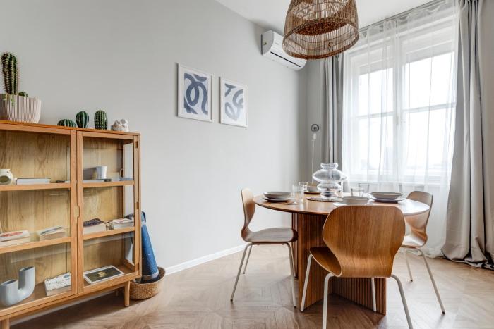 Sofias Elegant Urban Retreat