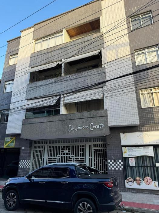 Apt 2 qtos a uma quadra do mar com ar condicionado