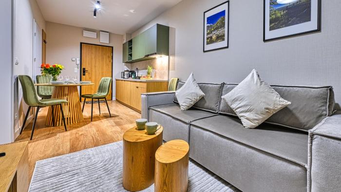 Belle View, Sun & Snow