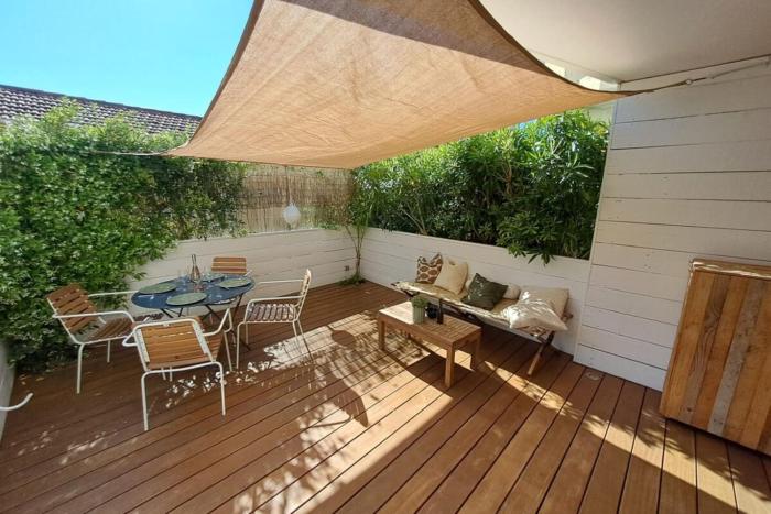 T2 with terrace in La Fossette