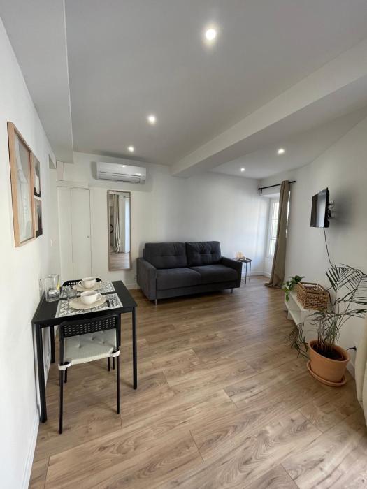 Joli Studio Place Garibaldi, Vieux-Nice, Port