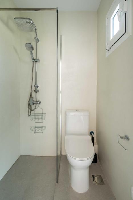 Bright Studio Haven with Scenic View