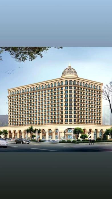 Couple friendly golden ambiance raahi sttay