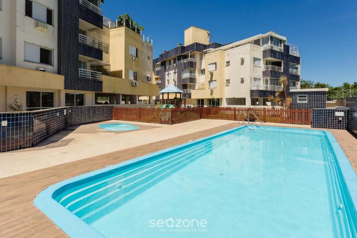 Apto em cond. com piscina a 700m da praia CMC101