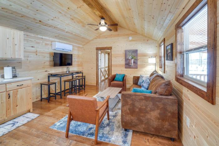 Horse Farm Retreat w Pond View Near Louisville