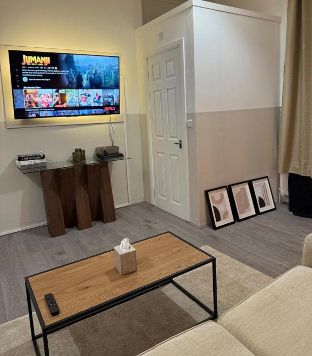 City Centre Uni area PS4 Netflix