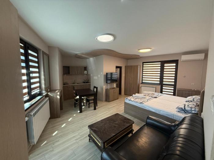 Цар Калоян стаи под наем