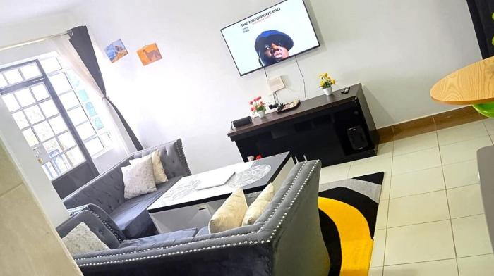 Serene Escape, Chic & Cozy Chess