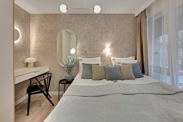 Riverfront by Downtown Apartments