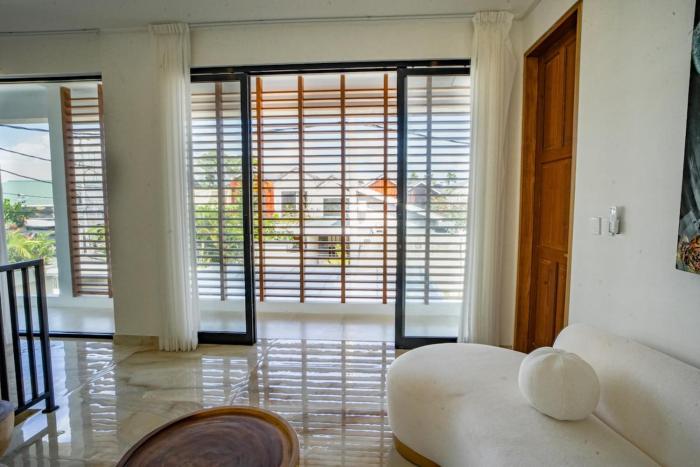 Spacious villa 4 minutes to beach