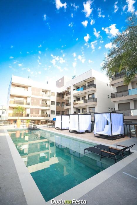 Apto em Home Clube na Praia de Palmas