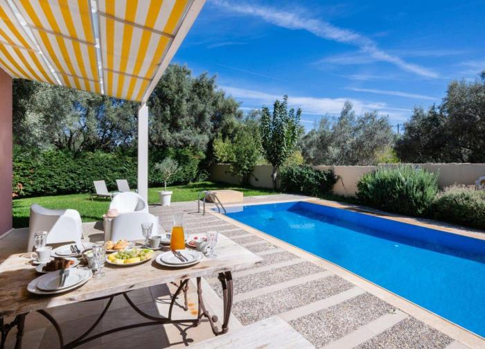 Maria by Vintage Travel