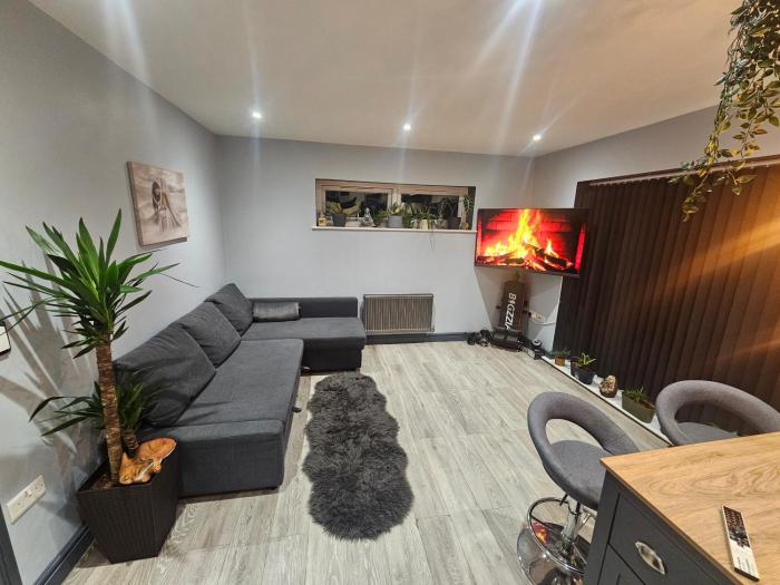 Cozy Southampton Apartment Retreat