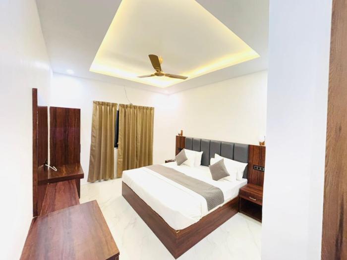 Hotel Omkar Palace