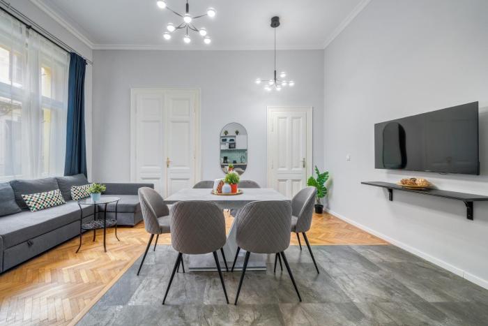 Synagogue 2 Bedroom Apartment S162