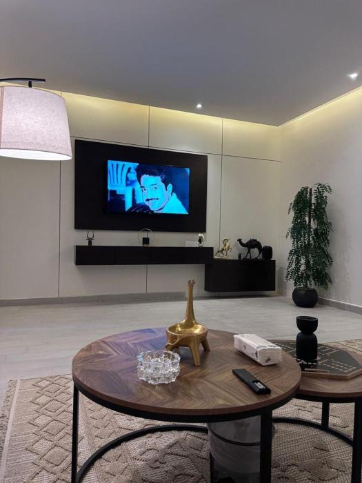 غرفه و صاله خلف البوليفارد