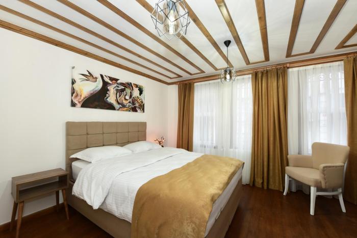 Historical Wood Dublex Apt at Taksim&Galata