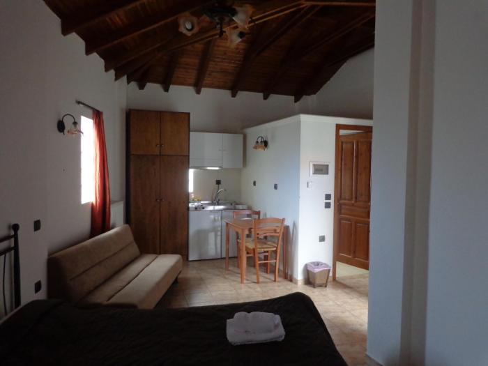 Alonaki Guesthouse