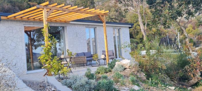 Sunrise Lodge