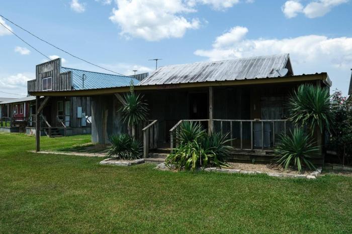 Tiki Cabin Yellow Rose Canyon