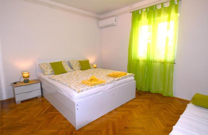 Room in Lopar with terrace, air conditioning, WiFi 3719-3