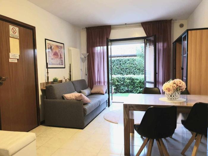 Residence MokyD13-piscina, WiFi, giardino,garage