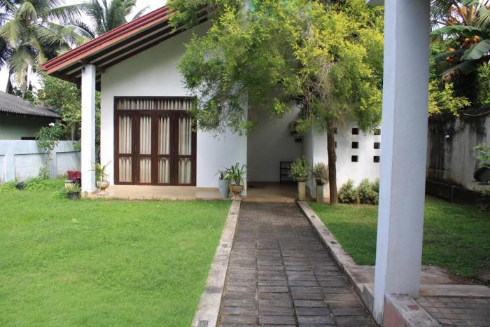 Holiday Home Asgiri Walpola Gampaha