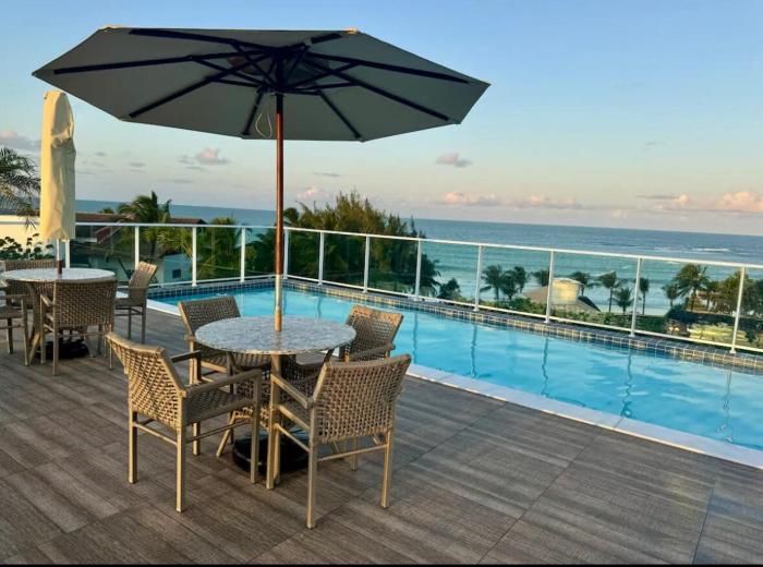 Nixxus Luxo e requinte á 50 m do mar e próximo as piscinas Naturais