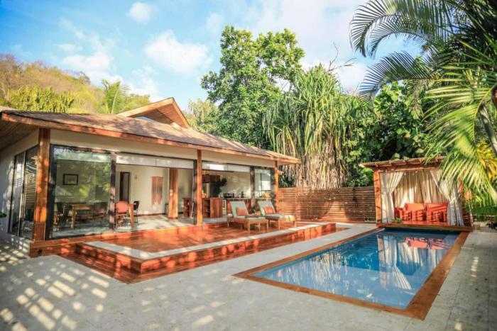 Sea Song House - Walking distance to the beach