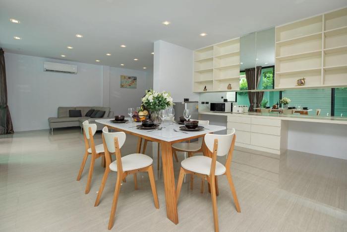 4BR Villa B5 with Pool, Vibrant Life at Kata Beach - UTK5