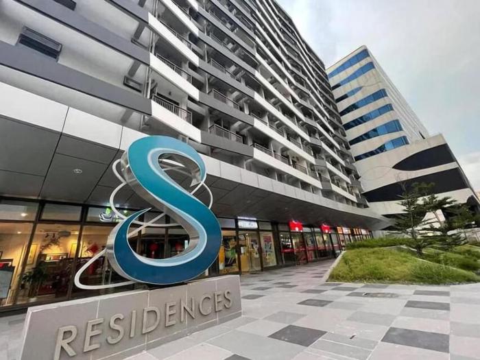 Gorgeous 1BR Condo Unit near MOA and Manila Intl Airport