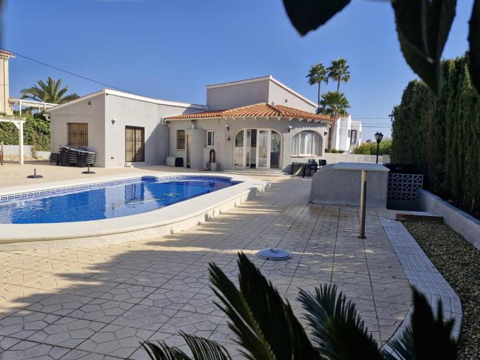 Villa Romantica by Theka Services