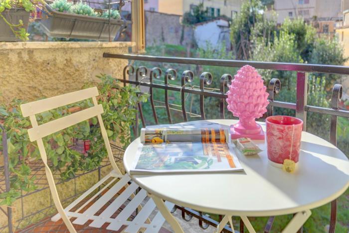 Vatican Loft with Balcony - Home and More