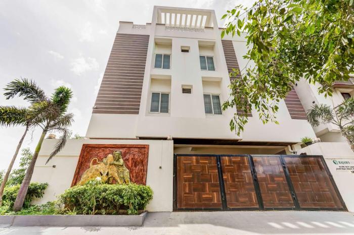 Inn10 Homestays - ECR with Swimming Pool