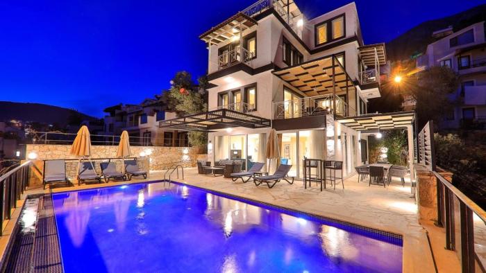 Kalkan 5 Bedroom Villa