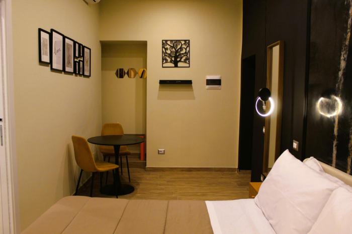BlackWoody Contemporary Rooms - Napoli Centro Storico Via Toledo