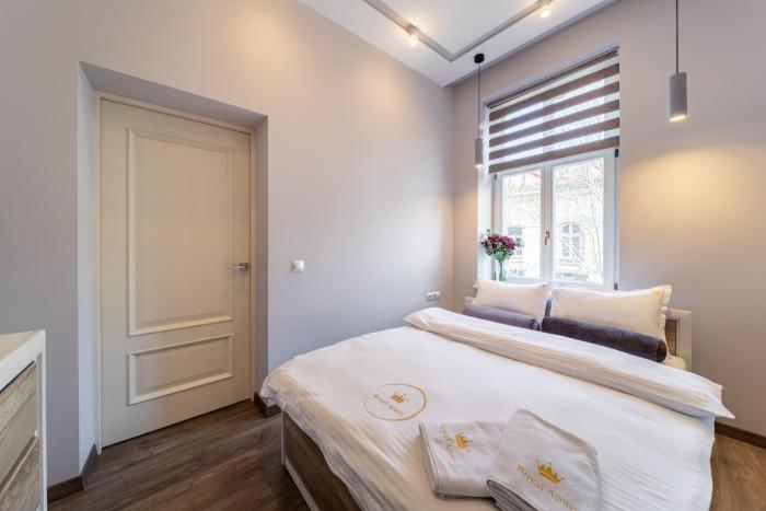 Royal apartment on Kovzhyna 6